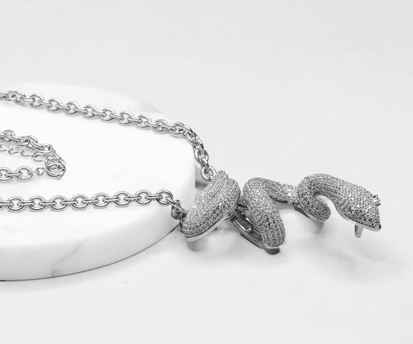 BE CALM SERPENTINE NECKLACE