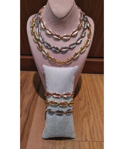 Cowrie Shell Necklace & Bracelet Set